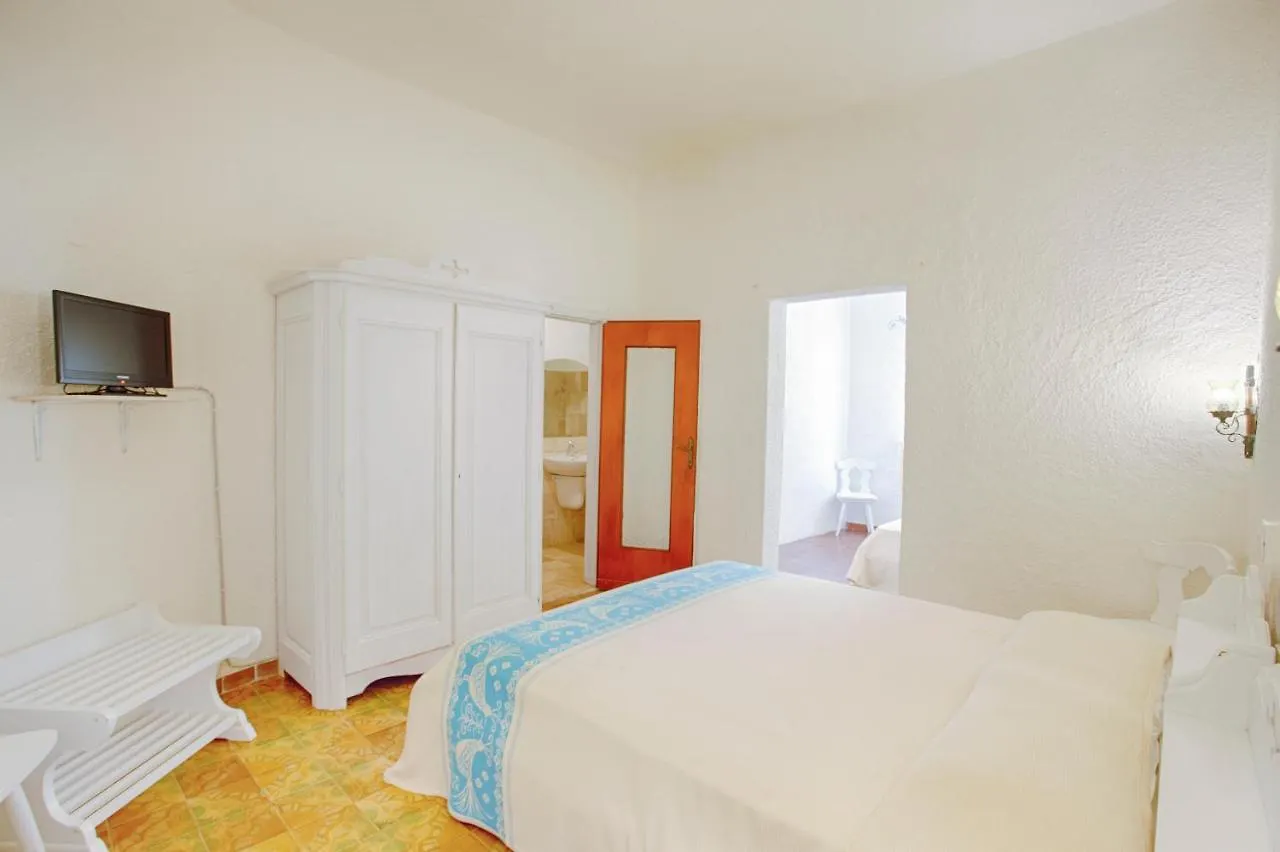 Hotel Al Faro San Teodoro